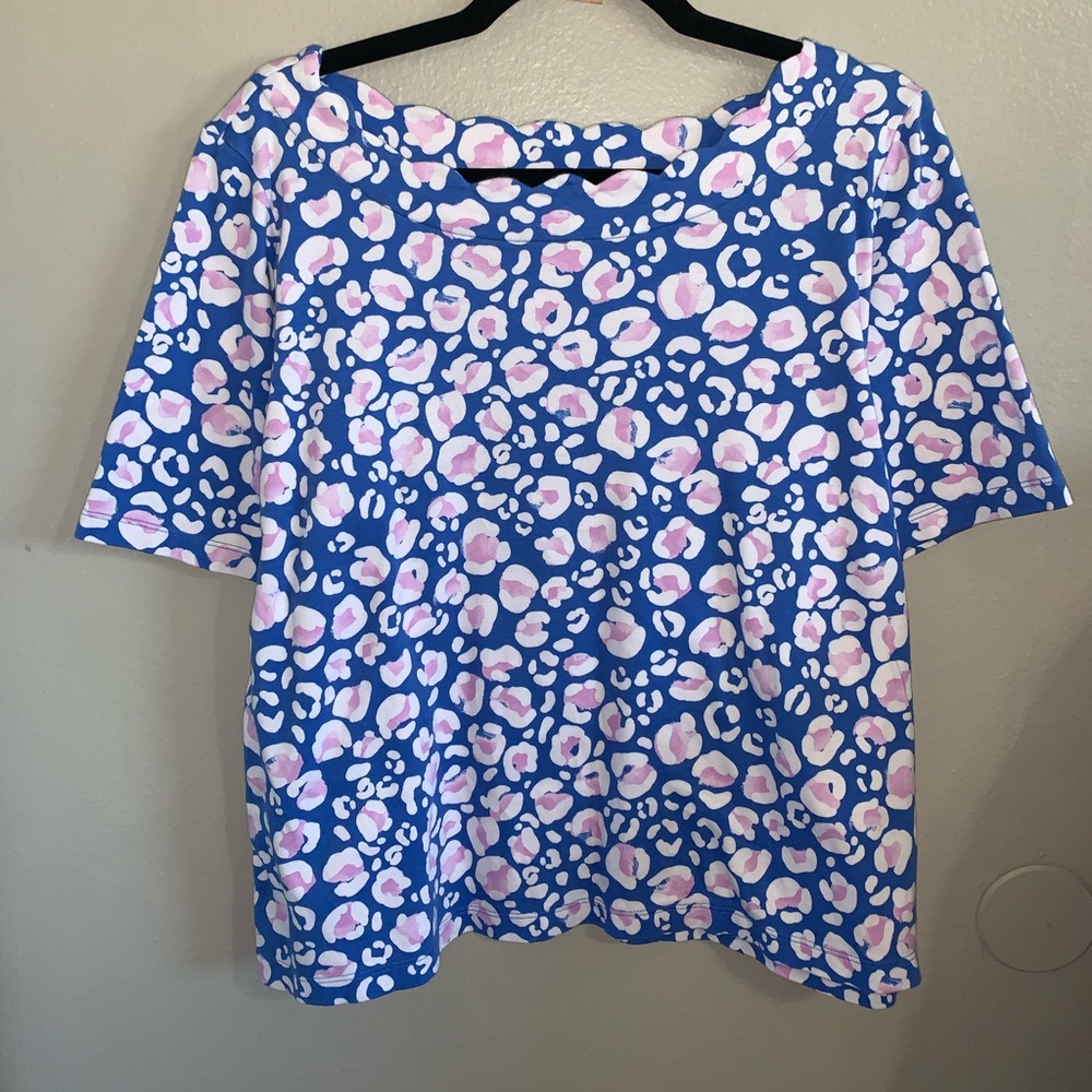 Kim Rogers beautiful leopard print blouse scalloped neck line 100% cotton